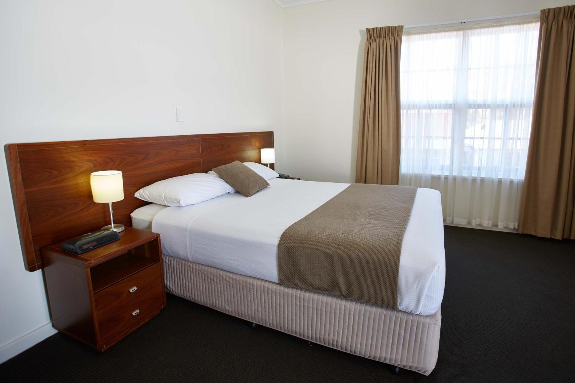 The Rose Hotel & Motel Банбъри Стая снимка