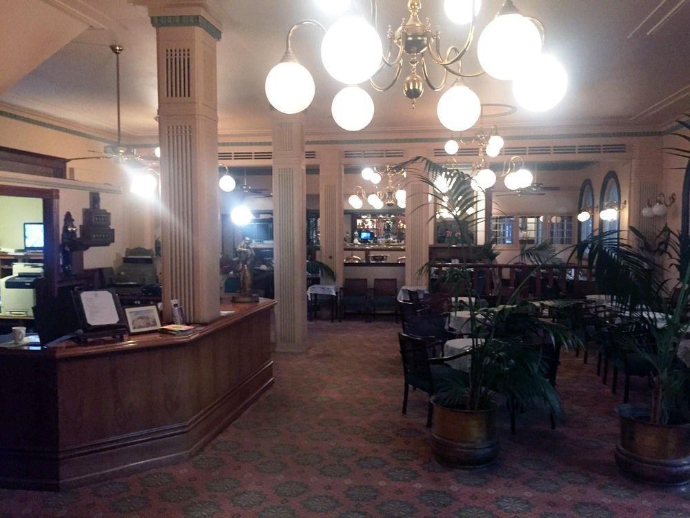 The Rose Hotel & Motel Банбъри Екстериор снимка