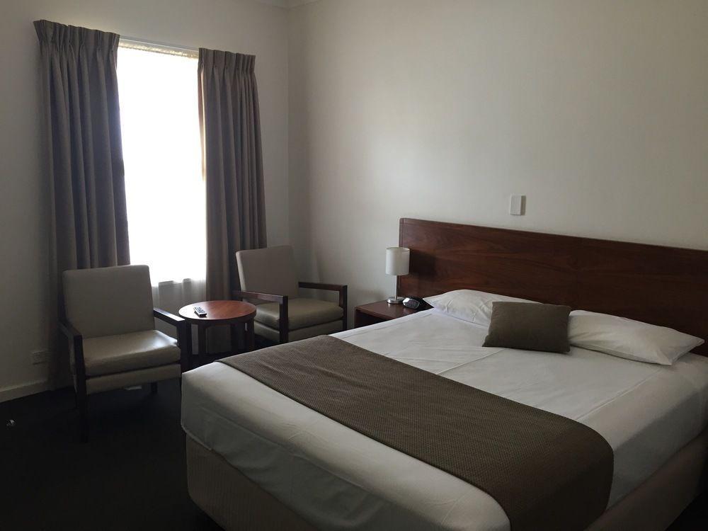 The Rose Hotel & Motel Банбъри Екстериор снимка