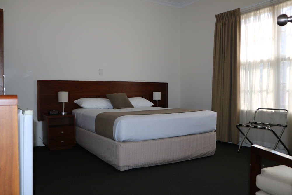 The Rose Hotel & Motel Банбъри Екстериор снимка
